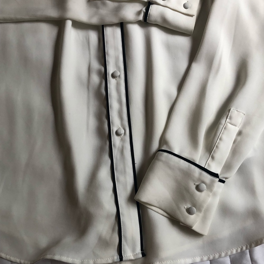 White button down blouse - Picture 2 of 3